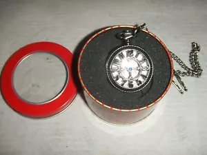 RELOJ DE BOLSILLO Mickey & Minnie Walt Disney 110 aniversario relieve de alta calidad - Imagen 1 de 7
