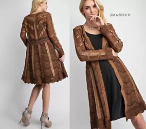 Neu Vocal Damen NIETEN SPITZE KUNSTWILDLEDER CARDIGAN STAUBTUCH JACKE S M L XL 1X 2X 3X - Bild 1 von 9