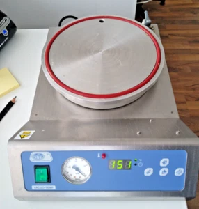 J.P. Selecta Vakuum-Exsikkator Vakuum-Trockner Vacuo-Temp 540W, ohne Glasglocke - Bild 1 von 2
