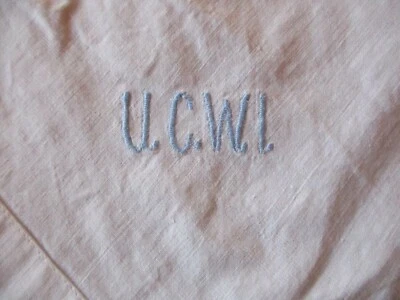 Drap N°388 ancien en coton monogramme bleu U.C.W.I. 172 X 236 Cm   - Photo 1/4