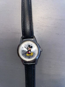 Disney Special Edition Mickey Mouse Wrist Watch - Picture 1 of 8
