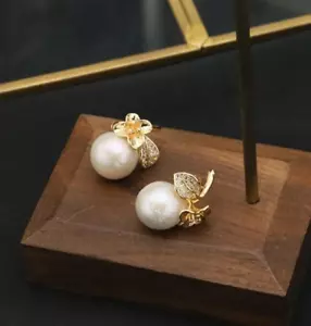 Ear Studs Flower Retro Delicate White South Sea Pearls Earring 18K Gold P - Picture 1 of 4