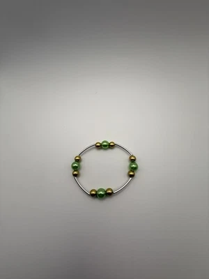 Pulsera de perlas de imitación verde y dorado Foto 1 de 3