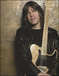 Mike Stern Signature PAC1611 Yamaha Pacifica guitar pin-up photo 8 x 11 print 2B - Picture 1 of 3