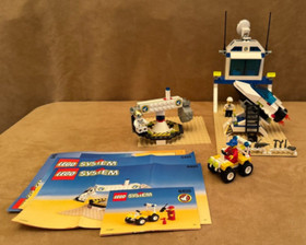 6455 LEGO Complete Town: Space Simulation Station vintage set with instructions