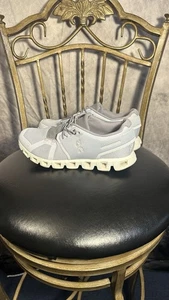 On Cloud Lavender Solid Sneaker Athletic Shoe Women 8.5 - Picture 1 of 14
