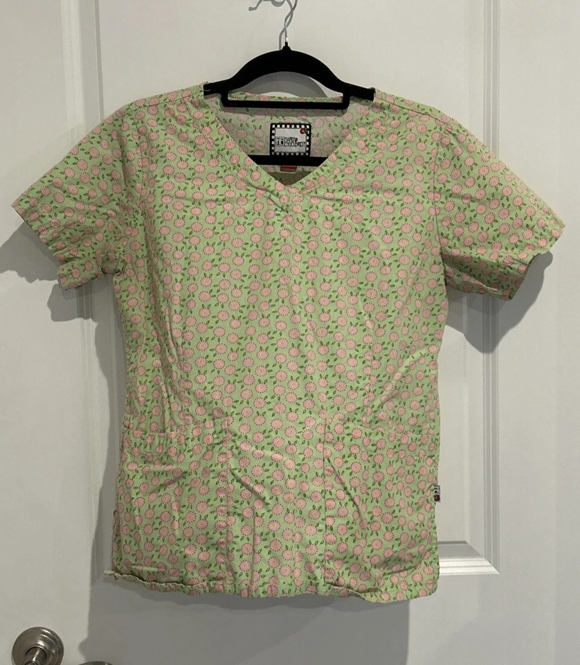 Blusa Médica Para Mujer Mary Engelbreit Uniforme S Verde Lima y Rosa Flores Foto 1 de 4