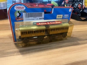 Thomas & Friends Annie & Clarabel Wooden Train Cars 2006 LC + Card - NEW - Picture 1 of 3