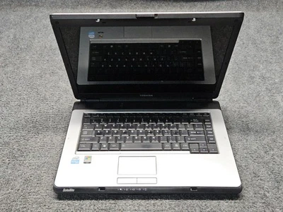 Toshiba Satellite L305-S5944 15.4" Intel Pentium Dual-Core 2.16GHz 2GB 500GB Foto 1 de 4