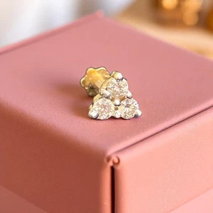 Stunning 0.15 Cts Round Brilliant Cut Diamond Nose Stud in 18K Yellow Gold - Picture 1 of 11