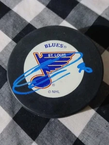 Ryan O'Reilly Signed St. Louis Blues Logo Hockey Puck Stanley Cup Champ - Picture 1 of 1