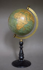 Petit globe terrestre ancien par Vivien de Saint-Martin , Hachette et Cie