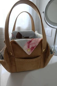 Bathroom or travel accessories holder - Picture 1 of 9