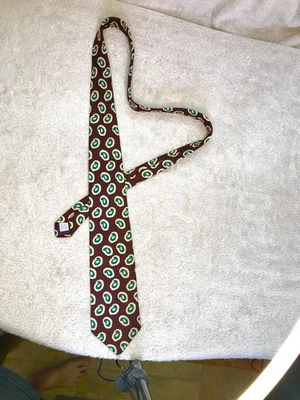 Corbata de seda italiana para hombre Abercrombie & Fitch granate con cachemira verde - ¡HECHA EN EE. UU.! Foto 1 de 4