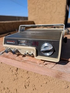 Motorola Mocat 40 CB Radio Vintage z wiązką okablowania i uchwytem mikrofonu / mocowania - Zdjęcie 1 z 14
