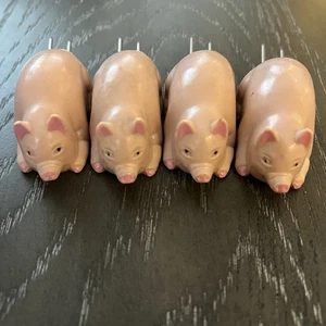 Pig Corn Holders Vintage Set of 4 Pink Pig Plastic - Picture 1 of 4