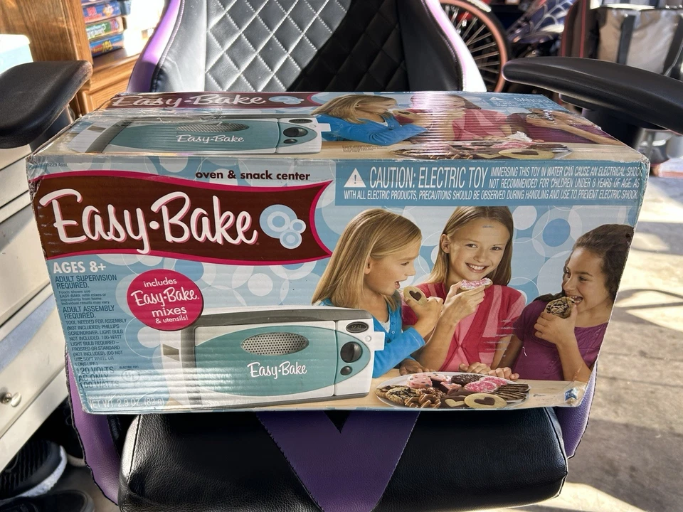 Hasbro Easy Bake Oven & Snack Center 2003 Model 35230 Pistachio