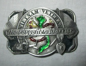 1985 SISKIYOU VIETNAM VETERAN FORGOTTEN WARRIOR #30 BELT BUCKLE HELICOPTER - Picture 1 of 2