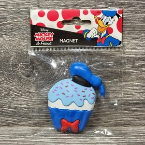 Disney Mickey Mouse & Friends Donald Duck Cupcake Magnet Hut Schleife Gummi - Bild 1 von 14