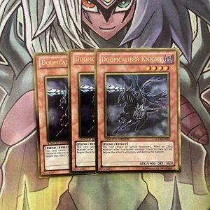 GLD4-EN023 x3 Doomcaliber Knight Gold Rare Excellent Condition Yugioh - Picture 1 of 2