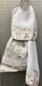KIT SET ASILO 3 PEZZI BAVAGLINO + ASCIUGAMANO + SACCHETTO DA RICAMARE ORSI ECRU' - Foto 1 di 1