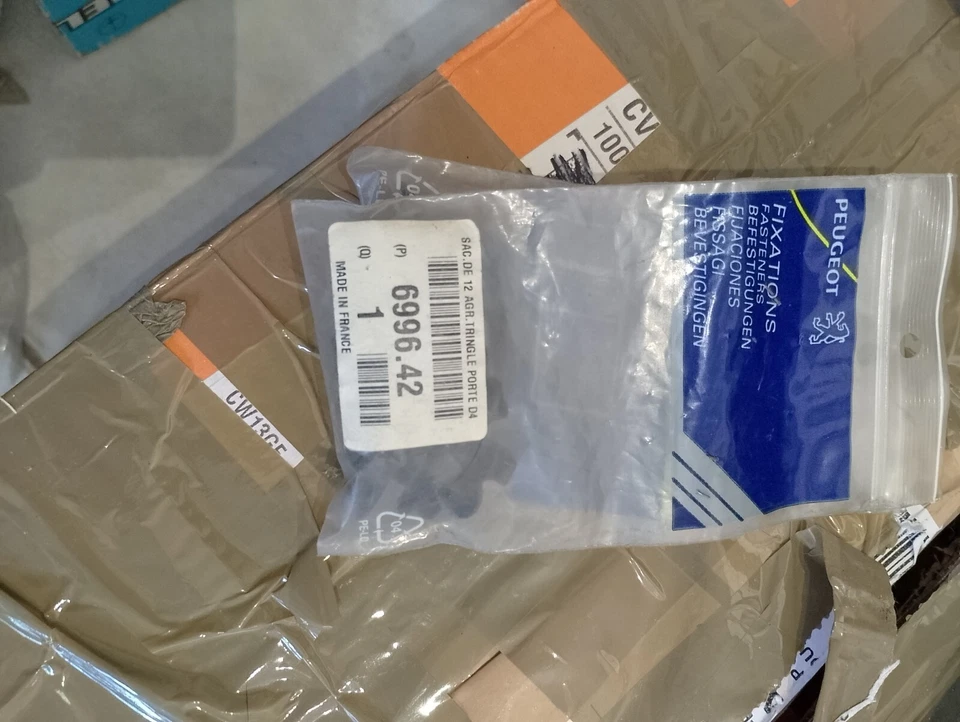 peugeot 106 307 partner clip trim genuine 6996.42 (package of 12) - Изображение 1 из 2