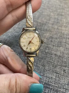 Vintage Conquest Endura Time Corp Watch Swiss Wind Up Works - Picture 1 of 7