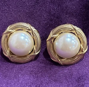 Vintage goldfarbene runde Kunstperlen Love X klassischer Stil klobige Clip-On Ohrringe - Bild 1 von 5