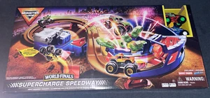 NUOVO Monster Jam Supercharge Speedway 46 pollici - con scavatore di tombe e Megladon - Foto 1 di 8