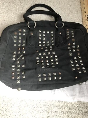 Bolsa satchel Liebeskind Berlin preta cinza couro cravejada nova - Imagem 1 de 4