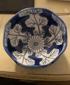 Vintage OMC Japan Otagiri blau & weiß Porzellan Blatt Muster Schüssel 5 1/4" - Bild 1 von 4