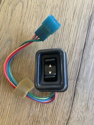 88 - 90 Toyota Land Cruiser FJ62 Rear Right Side power Window Switch OEM - Image 1 of 2