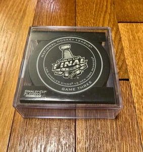 2014 STANLEY CUP FINAL FINALS GAME THREE RANGERS KINGS OFFICIAL GAME PUCK - Picture 1 of 3
