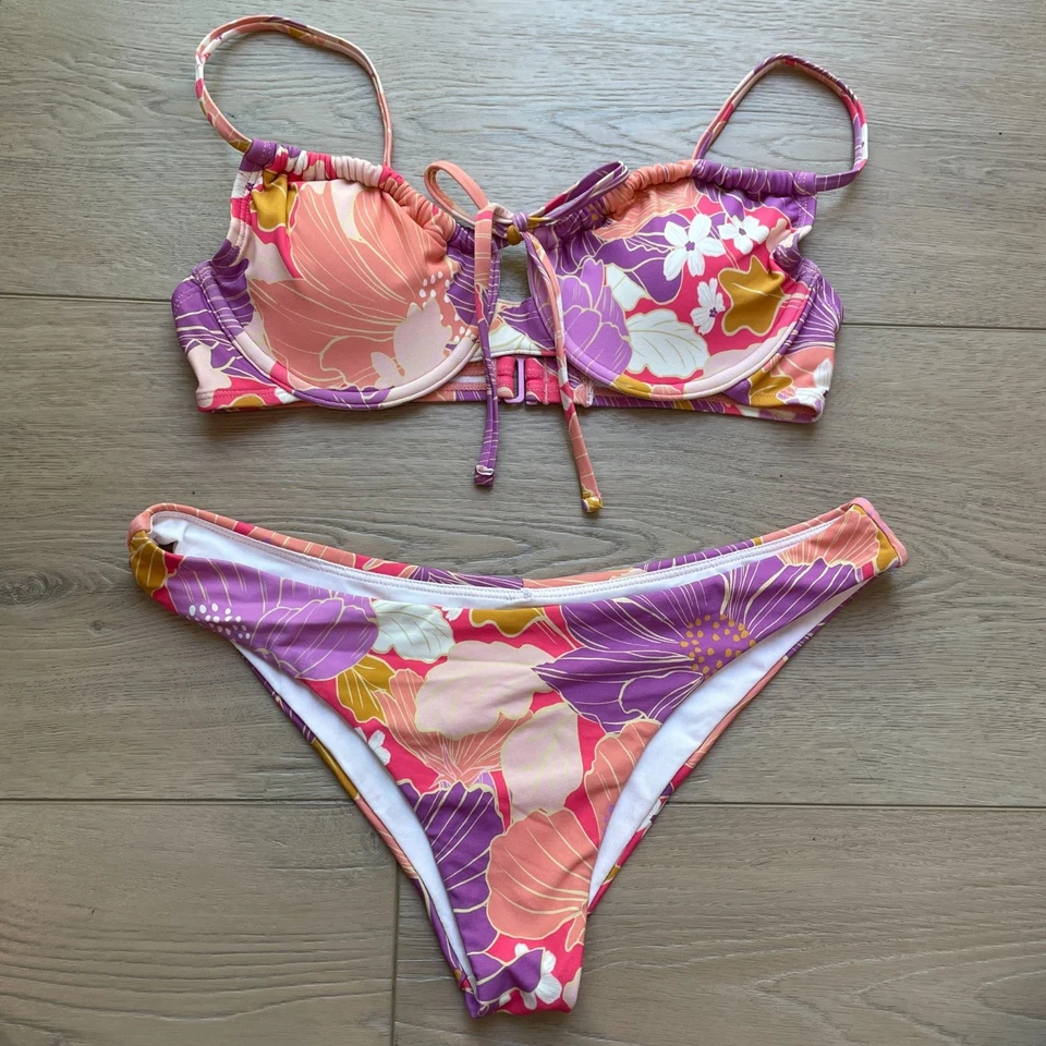 NUEVO Conjunto de bikini floral pequeño Roxy para mujer rosa púrpura traje de baño Foto 1 de 4