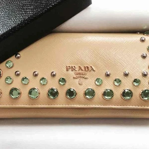 Prada Geldbörse mit Nieten aus Japan - Bild 1 von 3