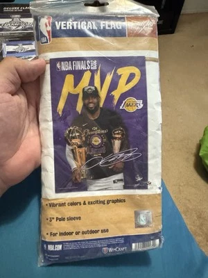 LEBRON JAMES LOS ANGELES LAKERS 2020 NBA FINALS CHAMPS MVP 28"X40" BANDERA BANDERA Foto 1 de 2