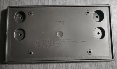 Soporte de matrícula Cadillac DTS 2006-11 25765000 Foto 1 de 4