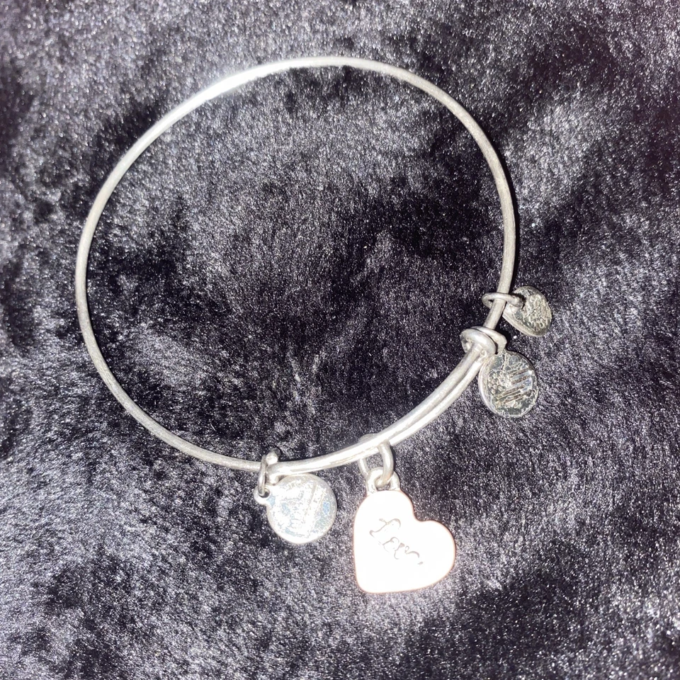 Brazalete Brazalete Alex And Ani Tono Plata Dije Rosa Amor Corazón Dije Foto 1 de 3