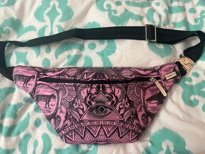 Bolso Bandolera Sprayground Edición Limitada Sociedad de Tiburones RARO eUC Foto 1 de 4