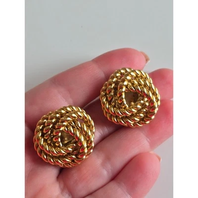 Brincos Givenchy folheados a ouro corrente torcida corda clip-on assinado GG - Imagem 1 de 4