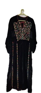 Vestido Vintage Étnico Palestino Bordado Punta de Aguja Terciopelo Negro Kaftan USADO - Imagen 1 de 24