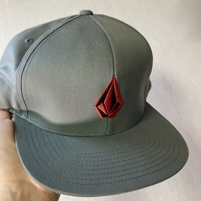 Volcom Stone Snapback Hat Flat Bill Charcoal Gray Red Skater Skateboard Genuine - Image 1 of 4