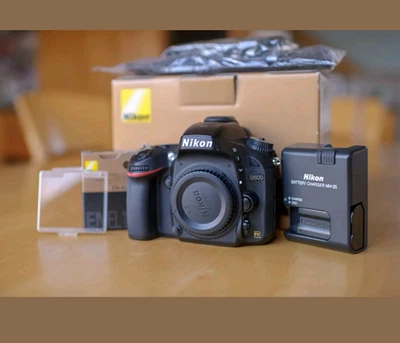 Цифровая зеркальная камера Nikon D600 24,3 Мп - черная (только корпус) - Изображение 1 из 4