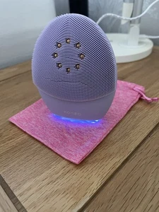 Foreo Luna 3 Plus - Cleansing and Microcurrent Facial Device - Picture 1 of 7