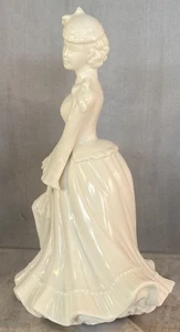 Royal Doulton, Paris Royal Lady with Umbrella - Picture 1 of 5