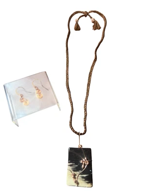 Conjunto de joyería de collar colgante y pendientes colgantes japoneses vintage con cable cuerda artesanal Foto 1 de 4