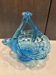 Vintage Light Teal Blue Colonial Clear Glass Weaved Basket w/Split Handle 6 x 5 - Picture 1 of 5