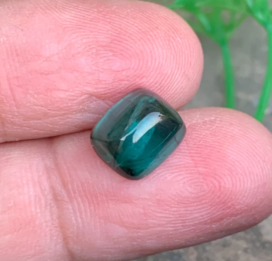 Cabujón de turmalina azul verdoso de 5,00 quilates de Afganistán, forma rectangular Foto 1 de 4