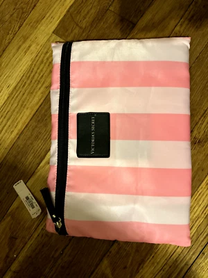Victoria Secret  Beach/Weekend  Tote/Bag Black and Pink w/ pouch - Image 1 of 4
