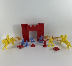 1950s Frontier FORT LARAMIE Pioneer Men Plastic Native Cowboys Americans Horses - Picture 1 of 12